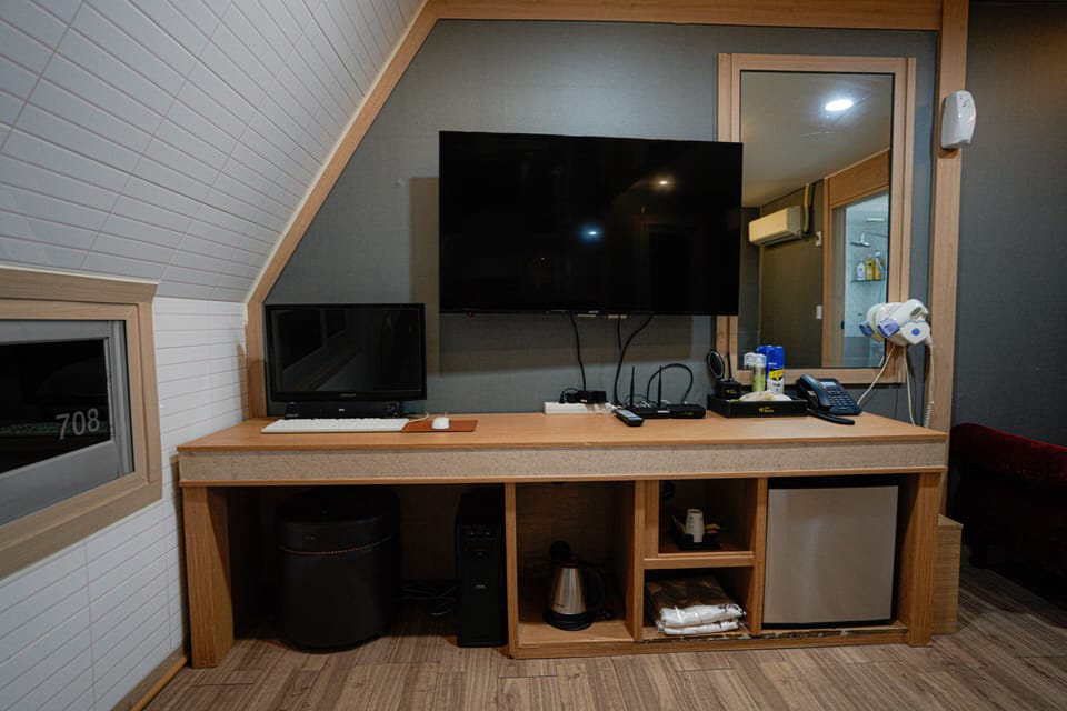 Deluxe Double Room | Premium bedding, memory foam beds, desk, laptop workspace
