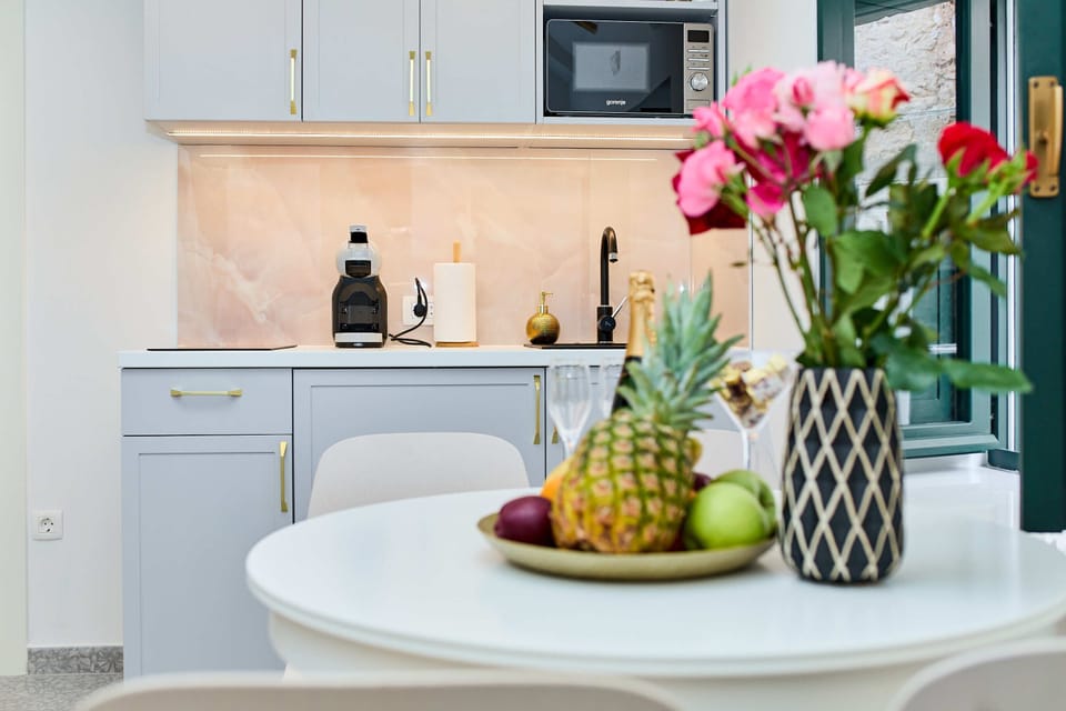 Design Villa | Private kitchen | Coffee/tea maker, electric kettle, cookware/dishes/utensils