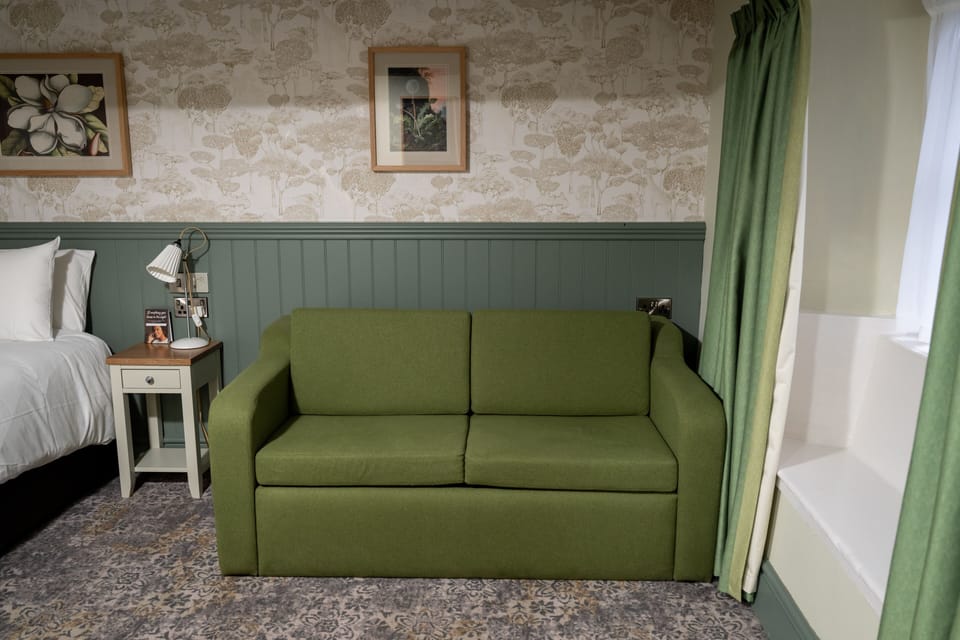 Family Room Sleeps 4 | Desk, blackout drapes, iron/ironing board, free WiFi