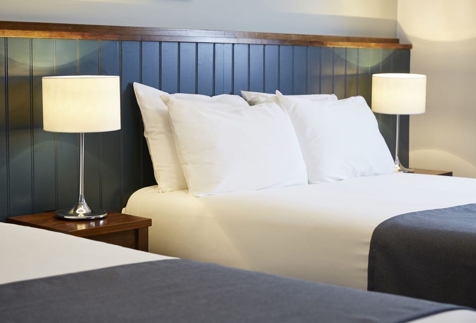Family Room Sleeps 4 | Desk, iron/ironing board, free WiFi, bed sheets