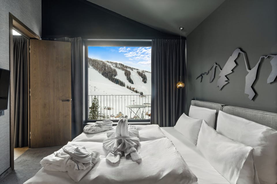 Family Suite, 2 Bedrooms | Desk, laptop workspace, blackout drapes, soundproofing