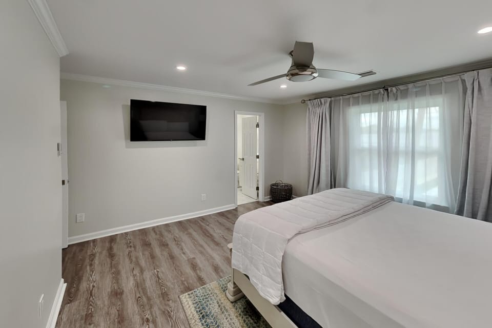 Fifth Bedroom with Smart TV
