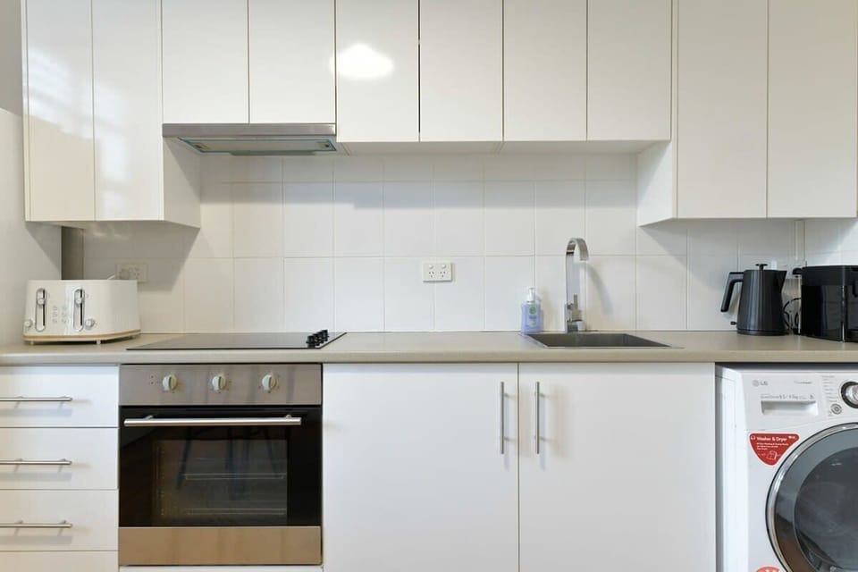 Kitchen + Washing Machine/Dryer Combo