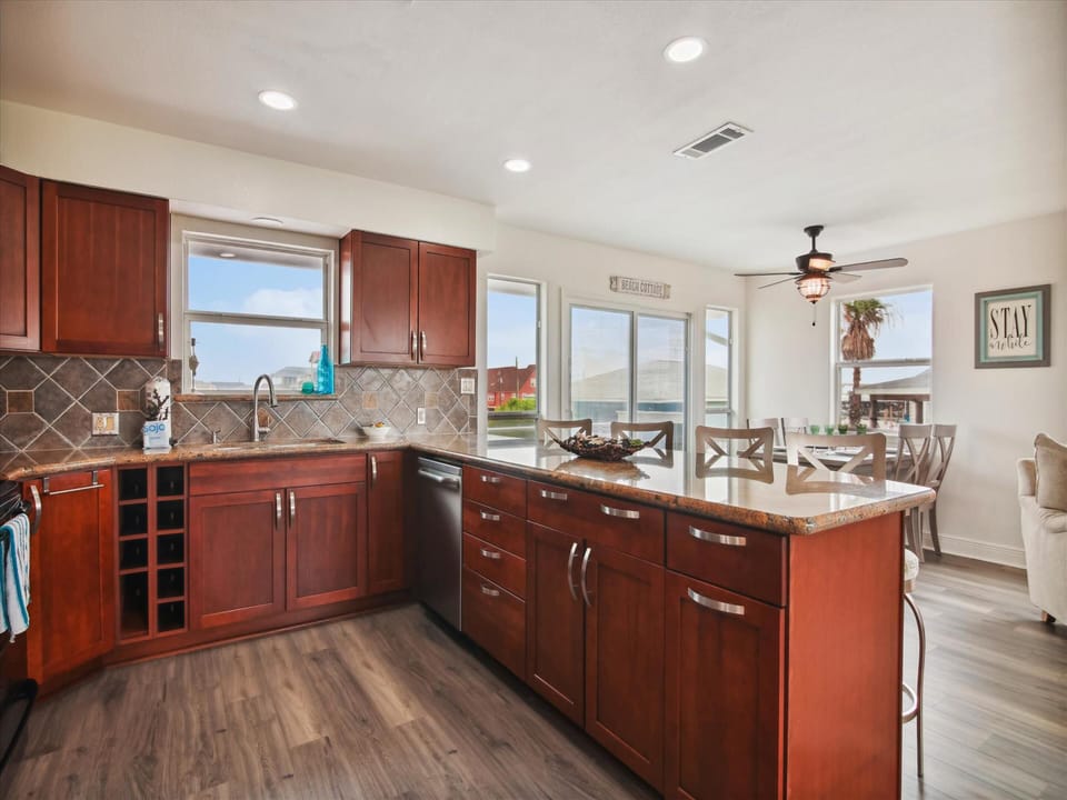 House (3 Bedrooms) | Property amenity