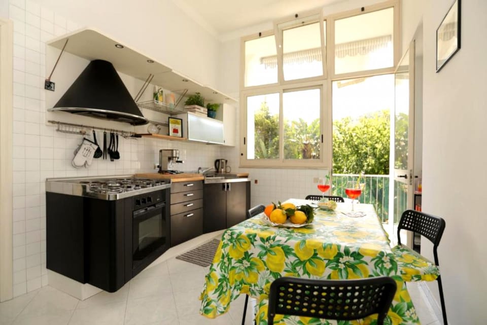 Apartment, 2 Bedrooms, Balcony, Garden View | Private kitchen | Microwave, oven, espresso maker, coffee/tea maker