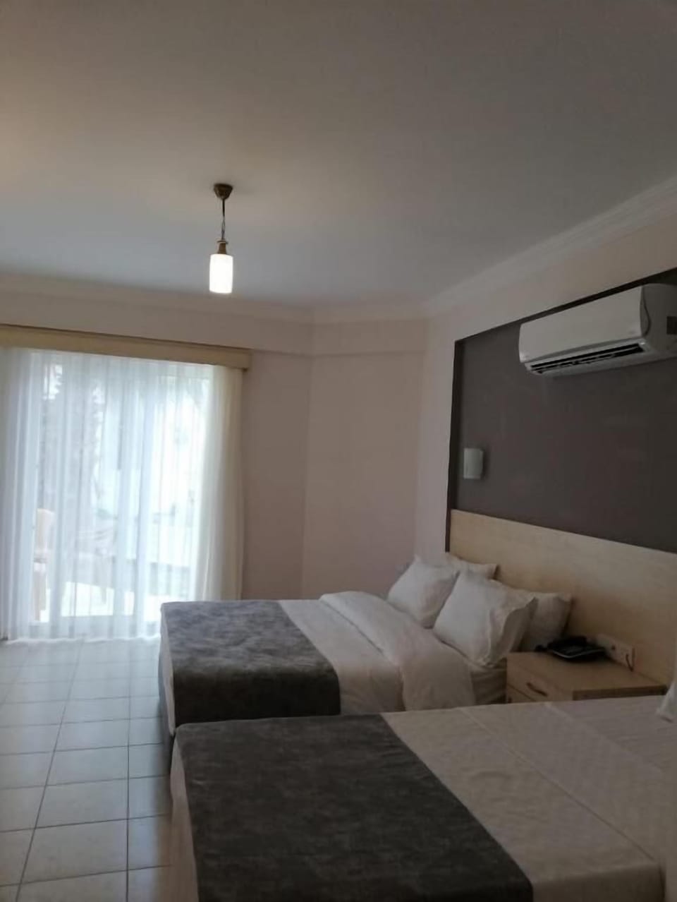 Triple Room | In-room safe, soundproofing, iron/ironing board, free WiFi