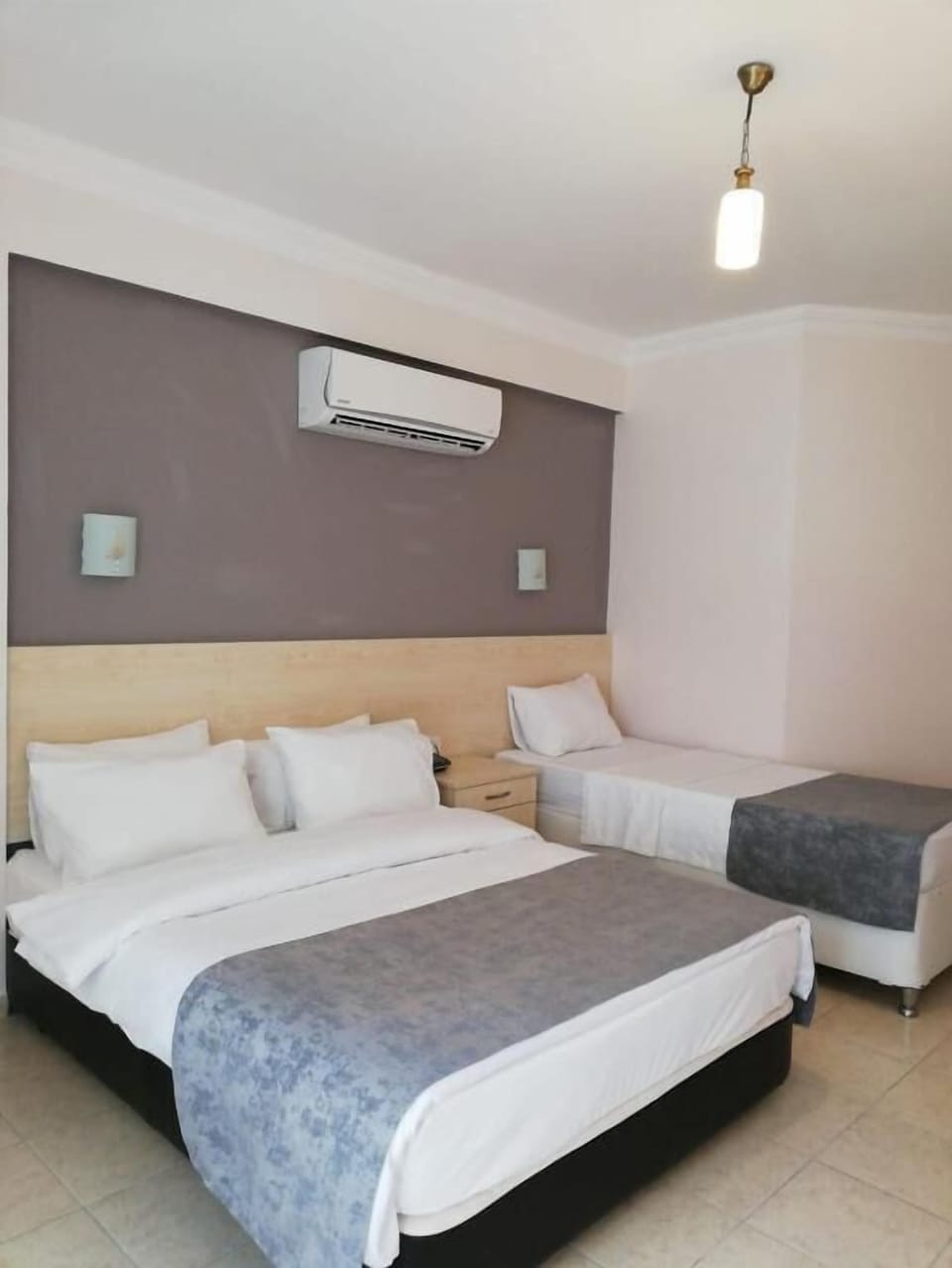Triple Room | In-room safe, soundproofing, iron/ironing board, free WiFi