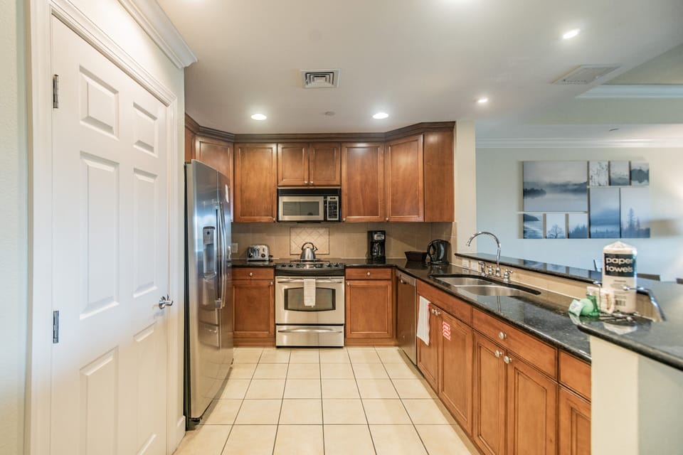 Elite Condo | Private kitchen