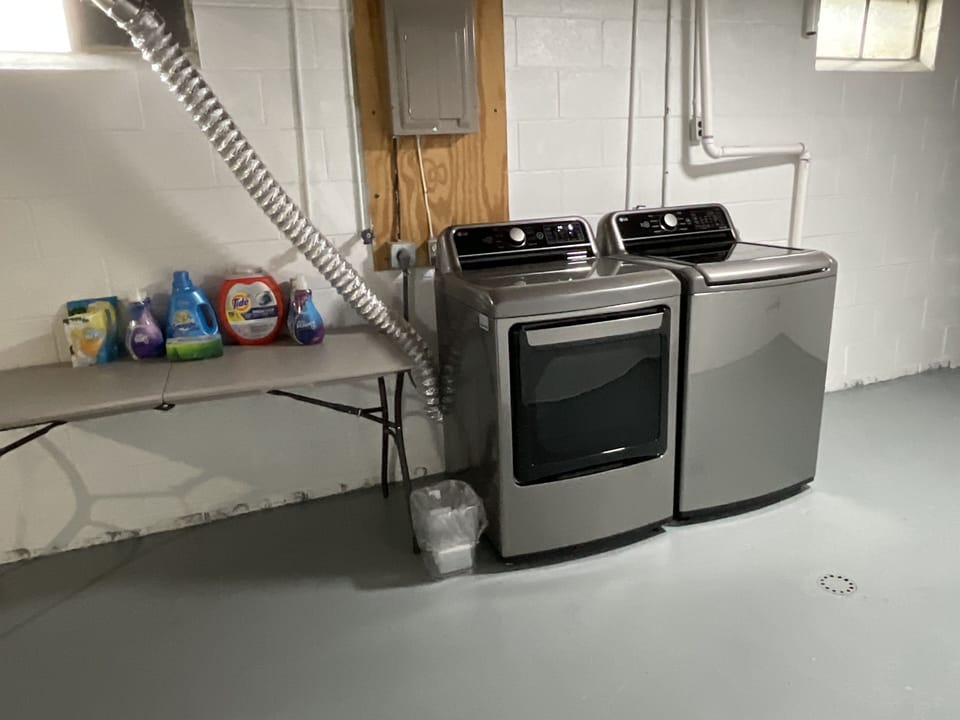 Washer and dryer,  laundry detergents and fabric softeners available