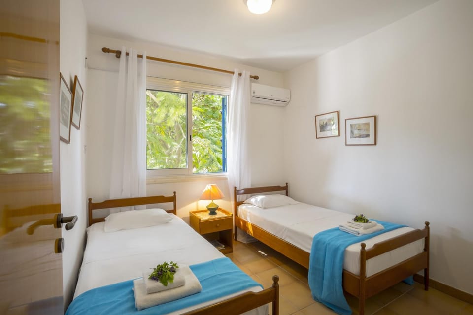 Sirina Lina Beachfront Suite Apartment in Paralimni