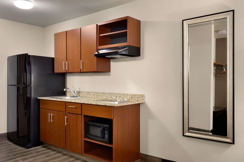 Efficiency, Room, 1 King Bed, Non Smoking | Desk, blackout drapes, soundproofing, iron/ironing board