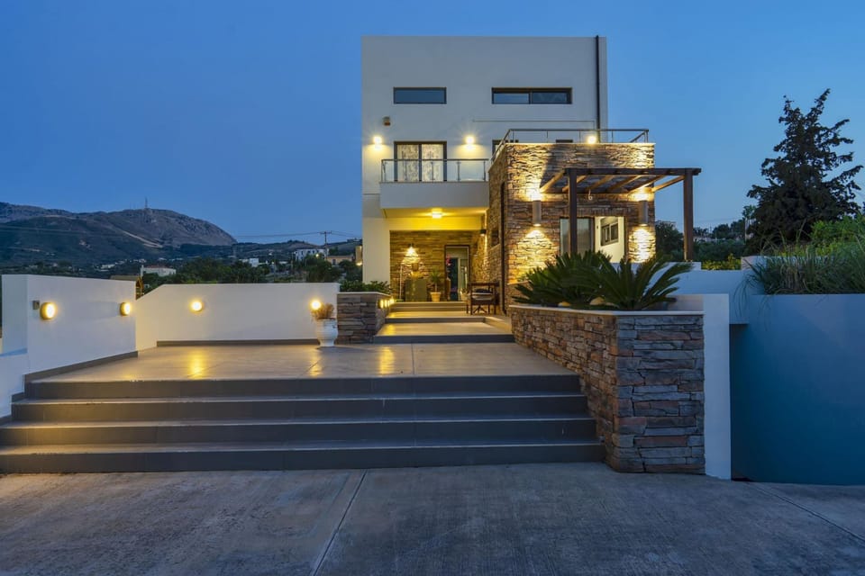 House | 7 bedrooms