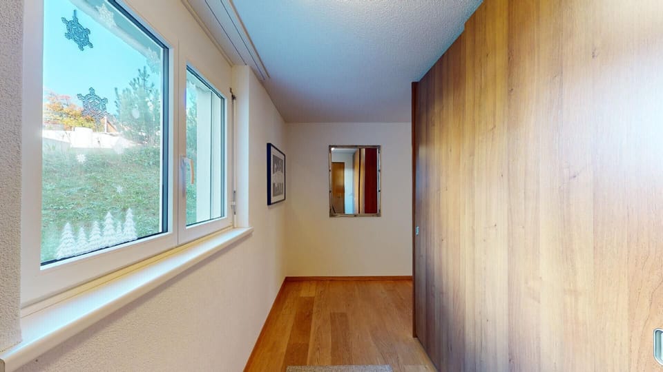 Entrance area with a cloakroom