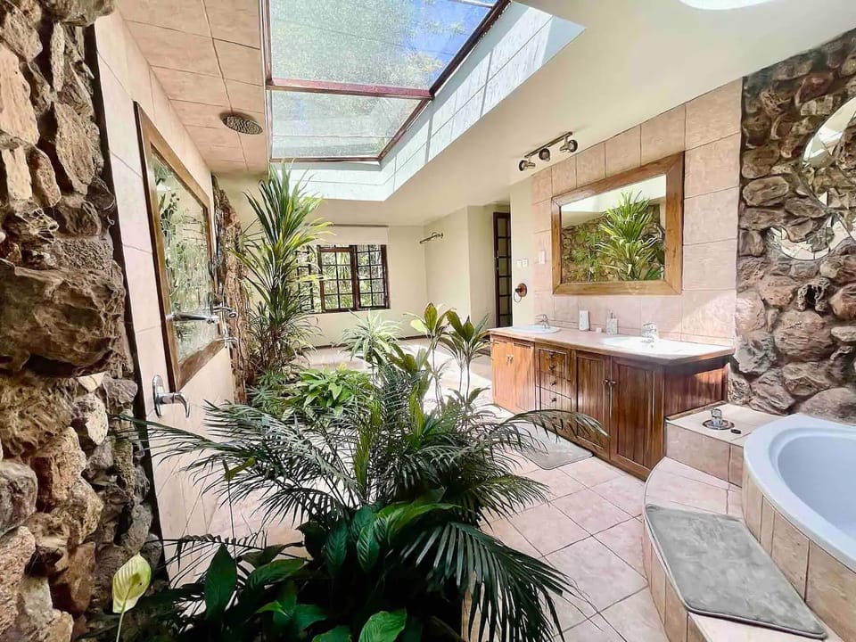 Cozy 3 Bedroom House With Unique Bathrooms - 2084 Apartment in Zimbabwe