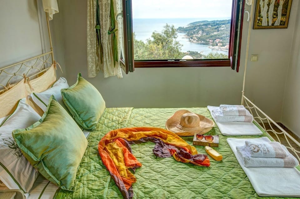Theodora Villa - 2 BR Tranditional House Close to Gaios Town Villa in Peloponnese, Western Greece and the Ionian