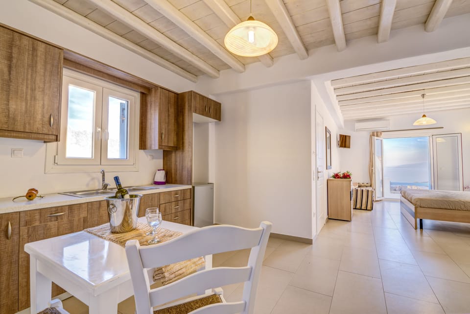 Superior Studio | In-room dining