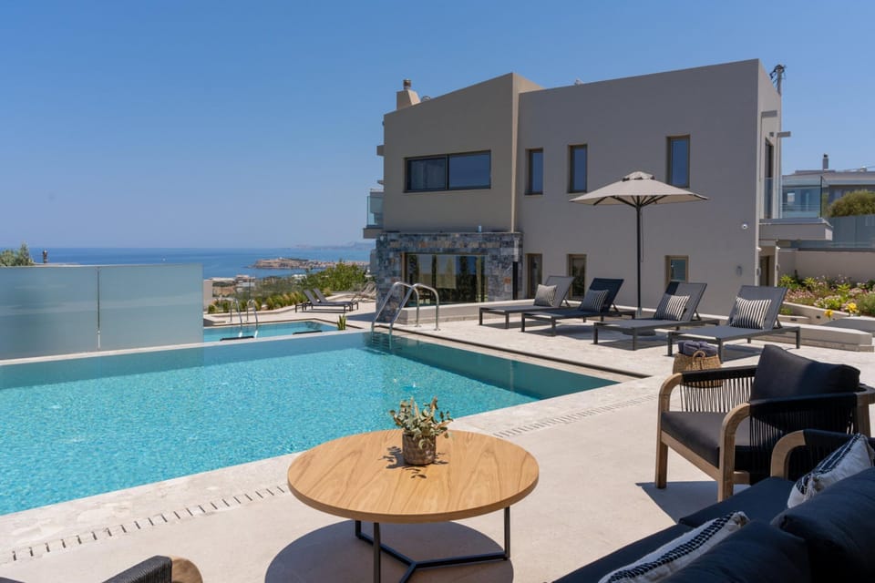 House | 8 bedrooms