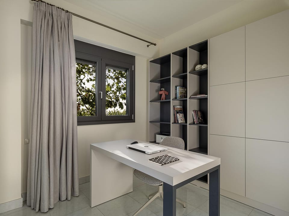 House | 9 bedrooms, soundproofing