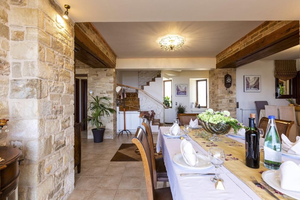 House | 6 bedrooms, soundproofing
