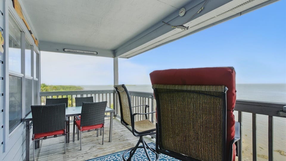 Balcony and Outdoor Dining Area