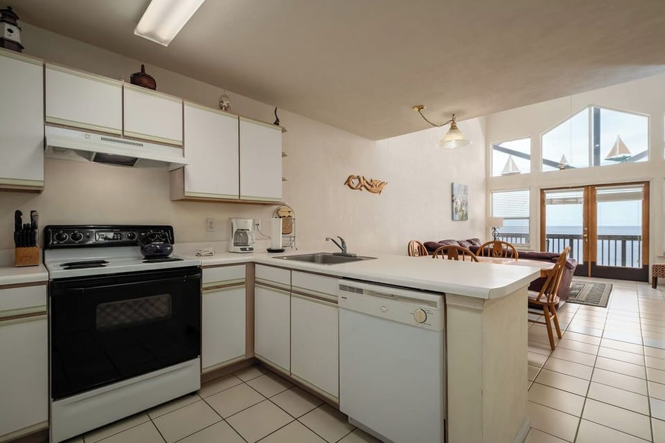 Fully Stocked Kitchen with Dishwasher