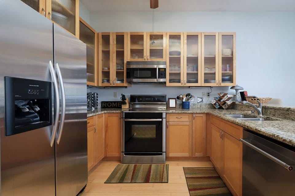 Fully Stocked Kitchen with Dishwasher