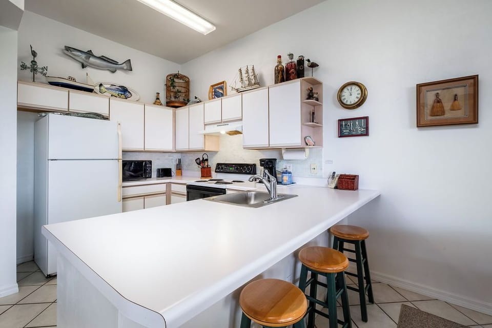Kitchen Island for Quick Coffee Breaks