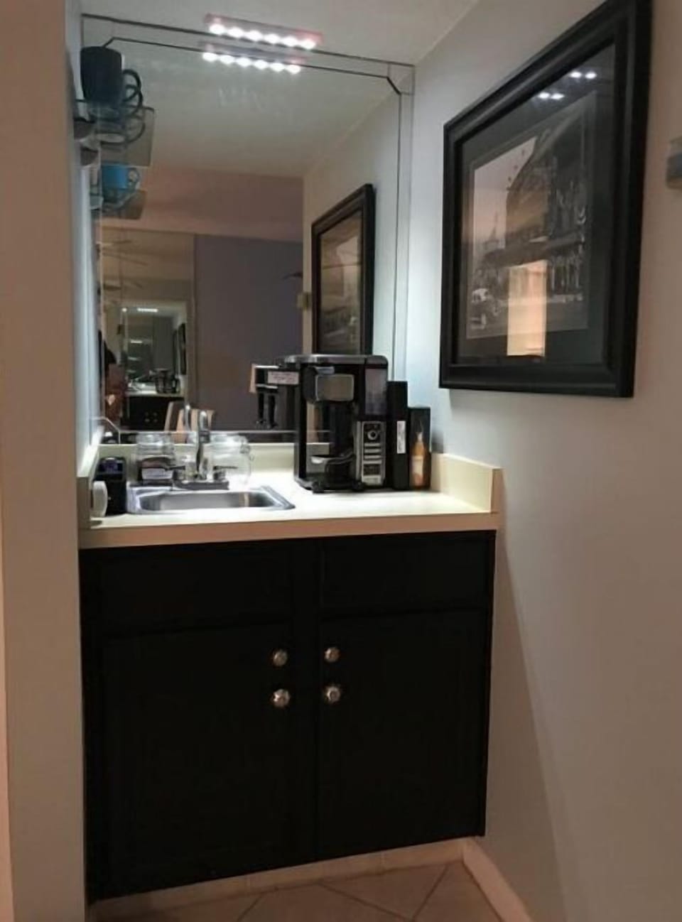 Coffee station and frothier