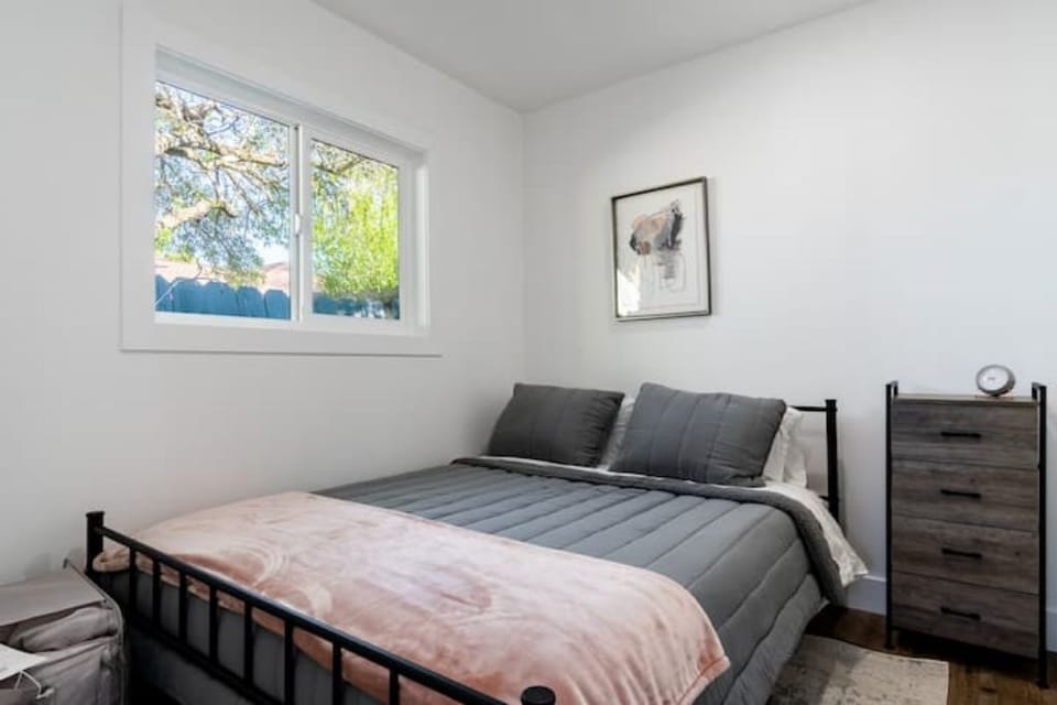 Bedroom 2 with Queen sized bed