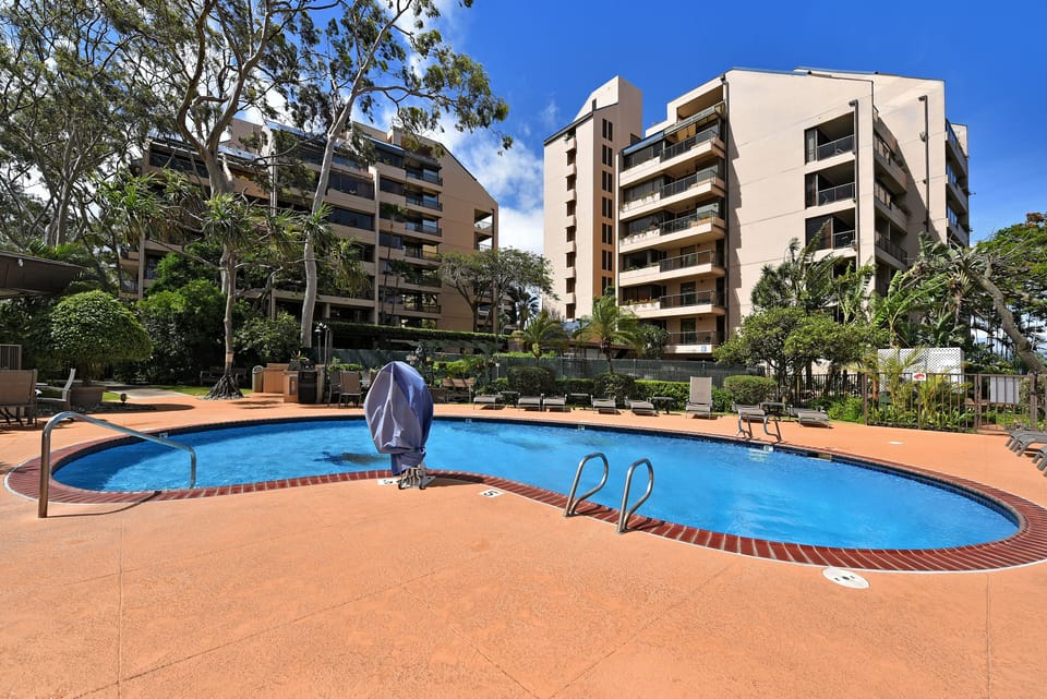 3 access points to enter the pool