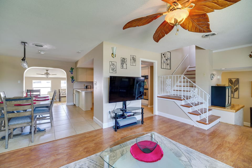 House (5 Bedrooms) | Interior