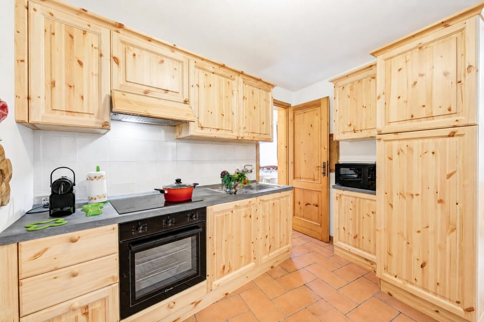 Family Villa, 3 Bedrooms, Fireplace, Mountainside (Villa Il Castagno: Few min From) | Private kitchen