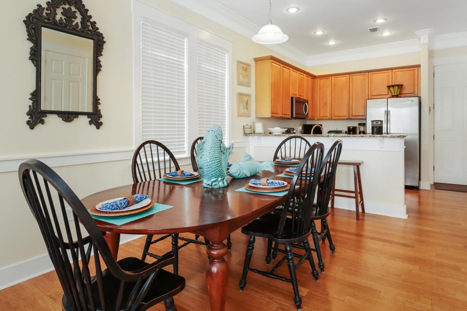 House, Multiple Beds (Waterside Village Cottage 3220) | Dining