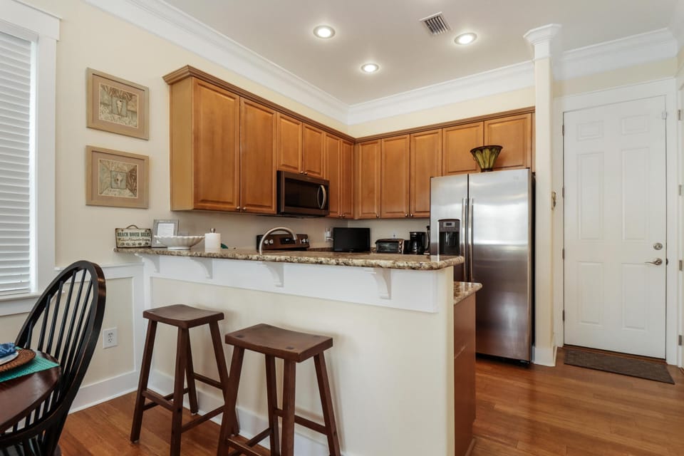House, Multiple Beds (Waterside Village Cottage 3220) | Private kitchen | Oven