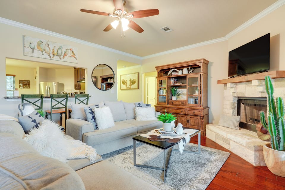 House (4 Bedrooms) | Interior