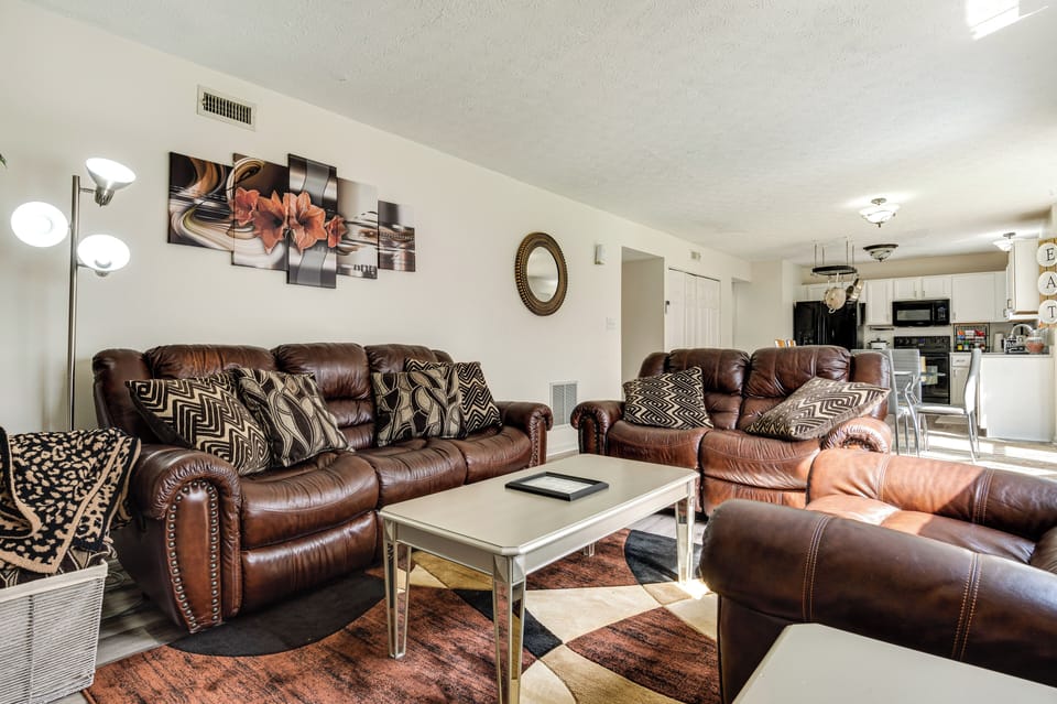 House (4 Bedrooms) | Front of property