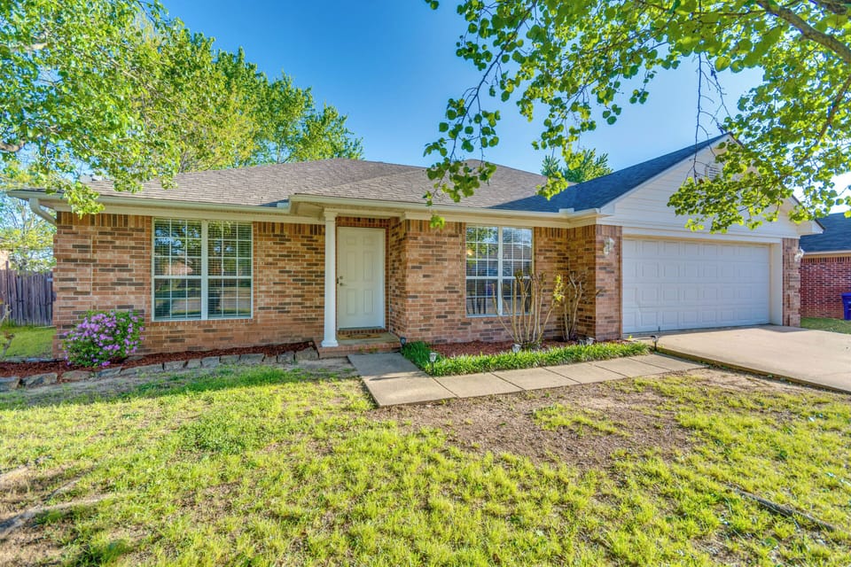 House (3 Bedrooms) | Front of property