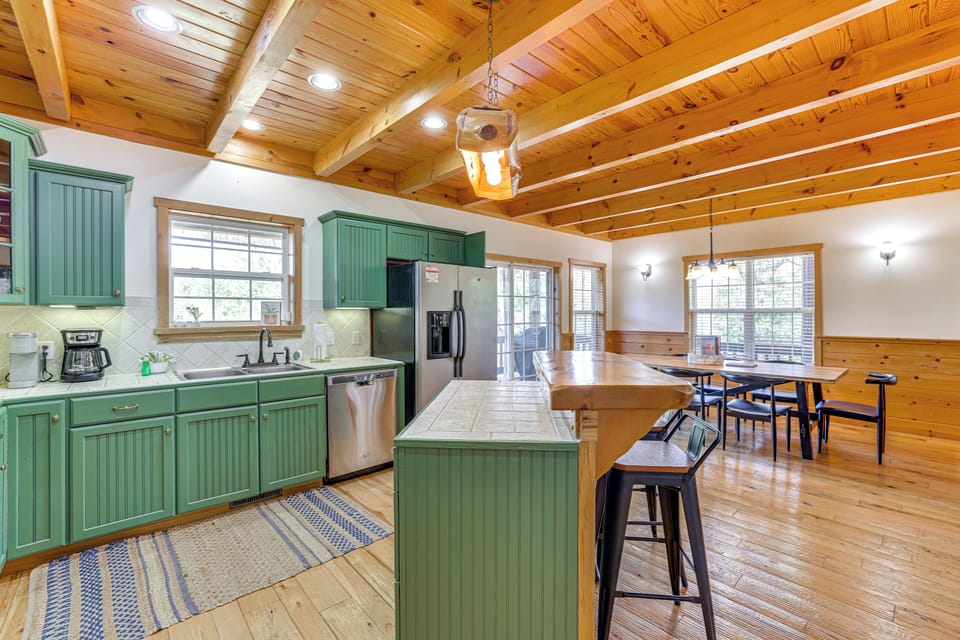 House (4 Bedrooms) | Interior
