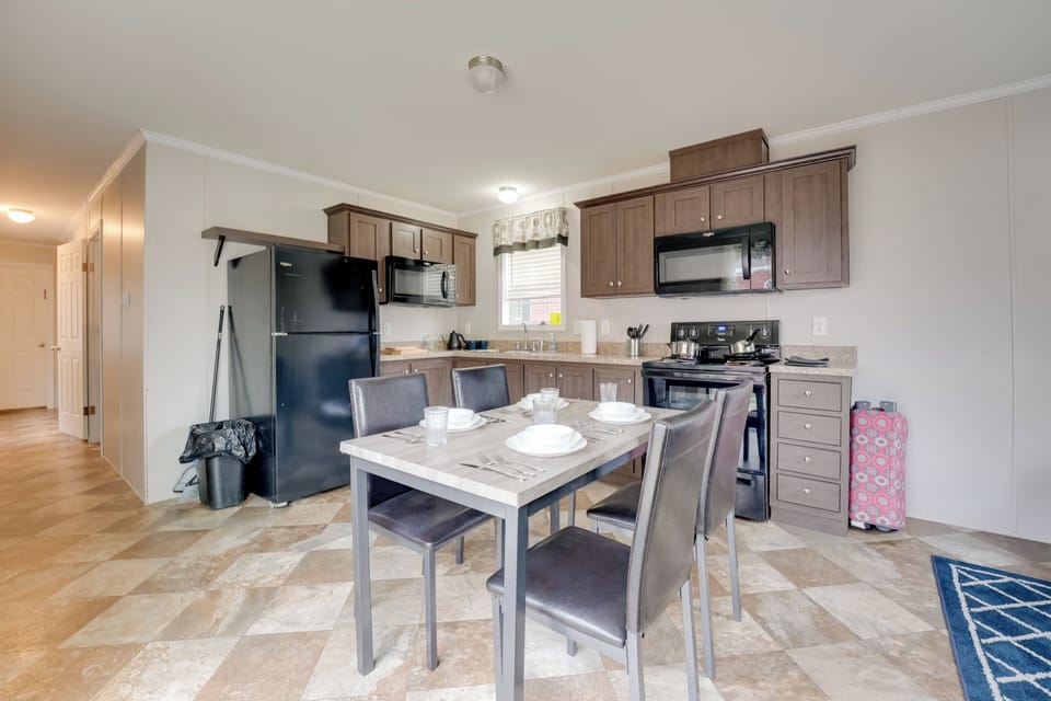 House (2 Bedrooms) | Interior