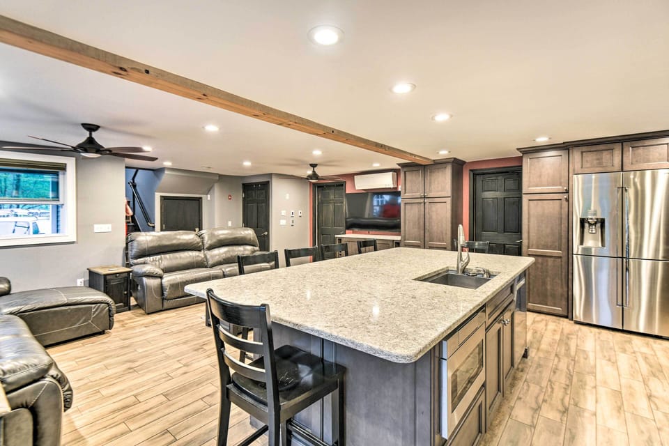 House (5 Bedrooms) | Interior