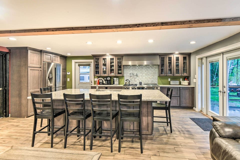 House (5 Bedrooms) | Interior