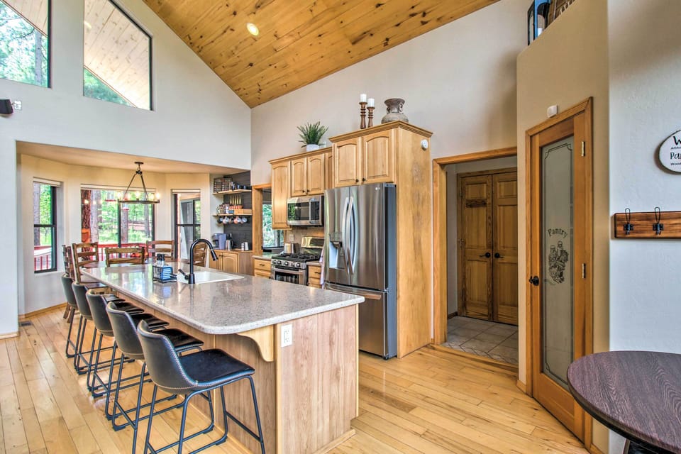 House (4 Bedrooms) | Interior