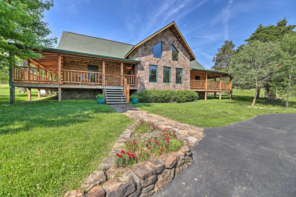 House (4 Bedrooms) | Front of property