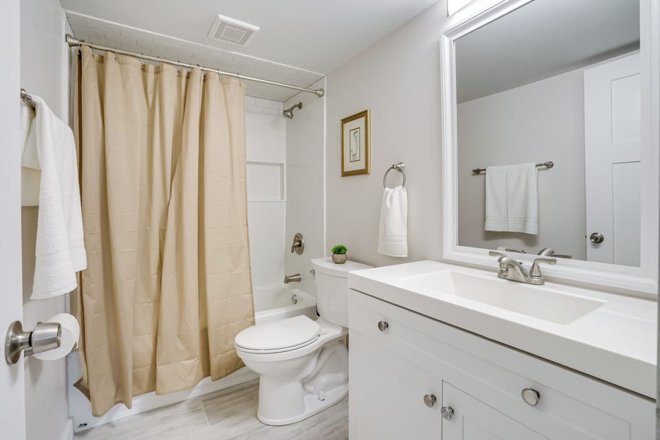 Spacious Minneapolis Home Rental: 8 Mi to Downtown Cottage in Richfield
