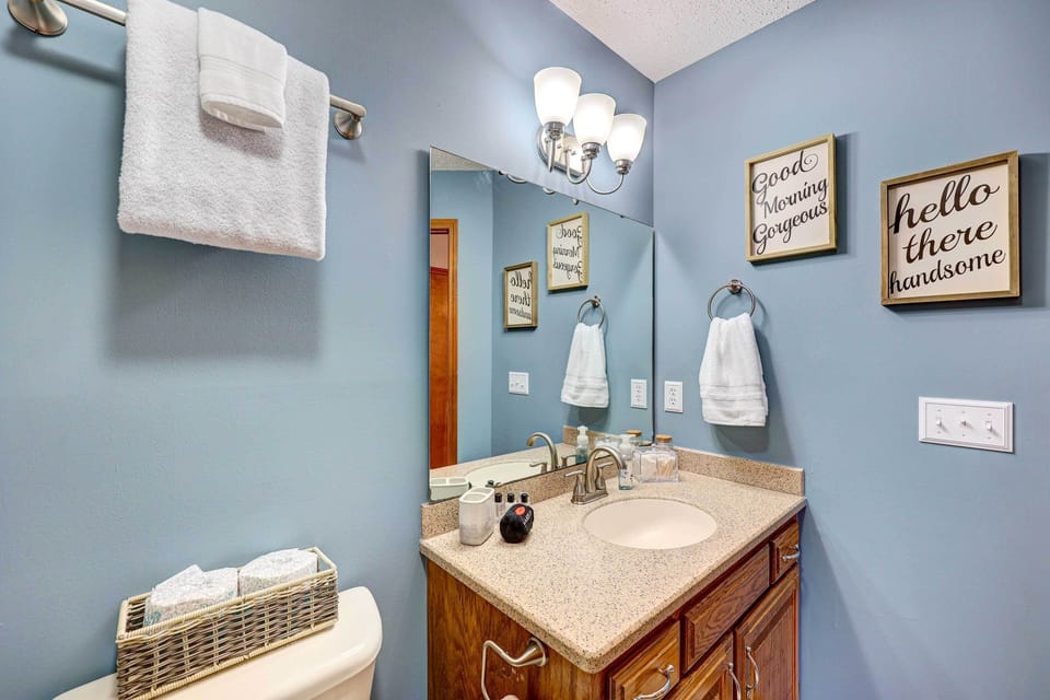 Holiday Island Vacation Rental w/ 2 Balconies Apartment in Carroll County