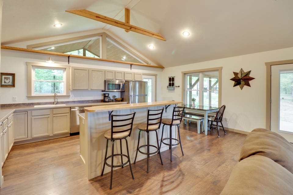 House (3 Bedrooms) | Interior
