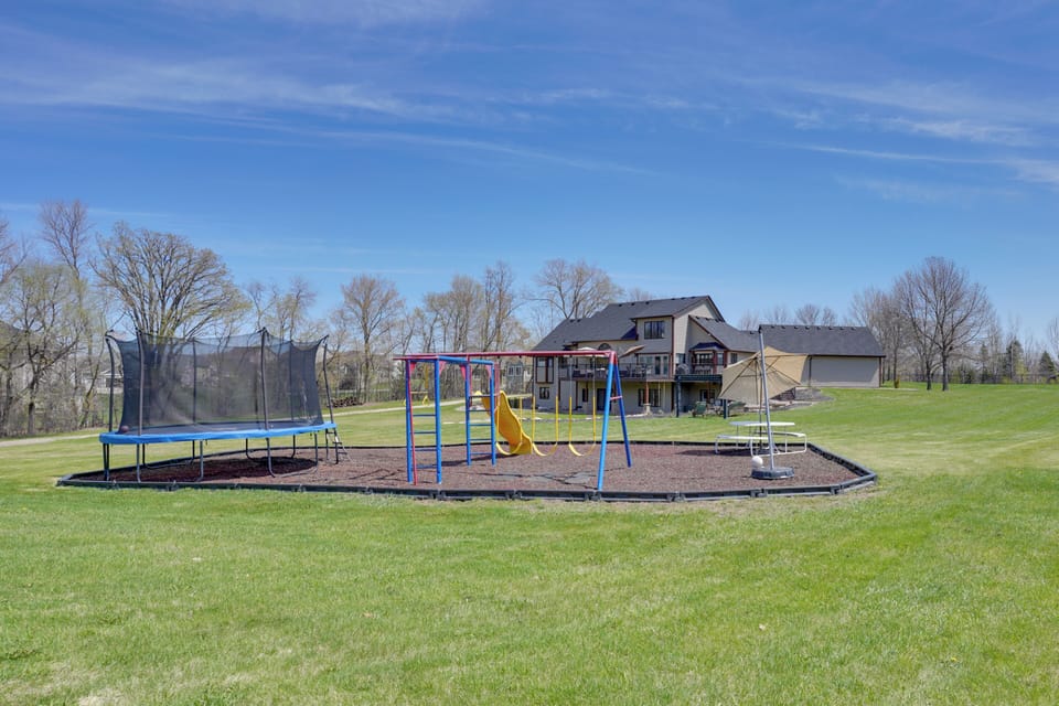 Expansive Retreat on 5 Acres in Shakopee! Cottage in Prior Lake