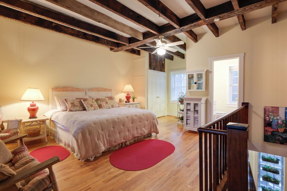 Riverfront Studio w/ Private Patio & Garden! Apartment in Kentucky
