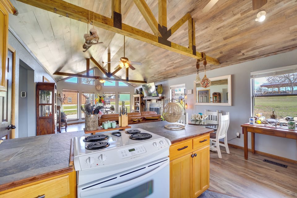 House (2 Bedrooms) | Interior