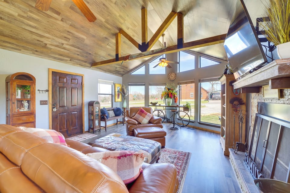 House (2 Bedrooms) | Interior